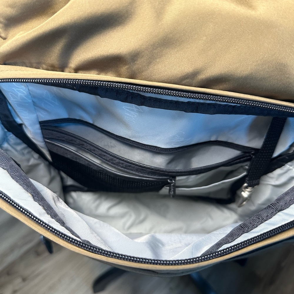 Ameribag Tan and Black Crossbody Bag Practical Everyday Style - Picture 7 of 11